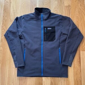 Patagonia Men's R2 techface jacket. Size L Gray.